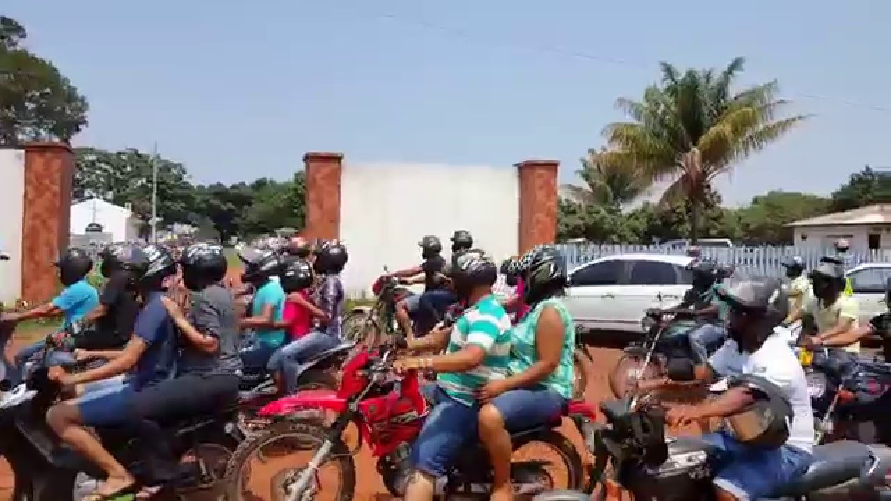 sepultamentos dos jovens mortos pelos &iacute;ndios em juina(02)
