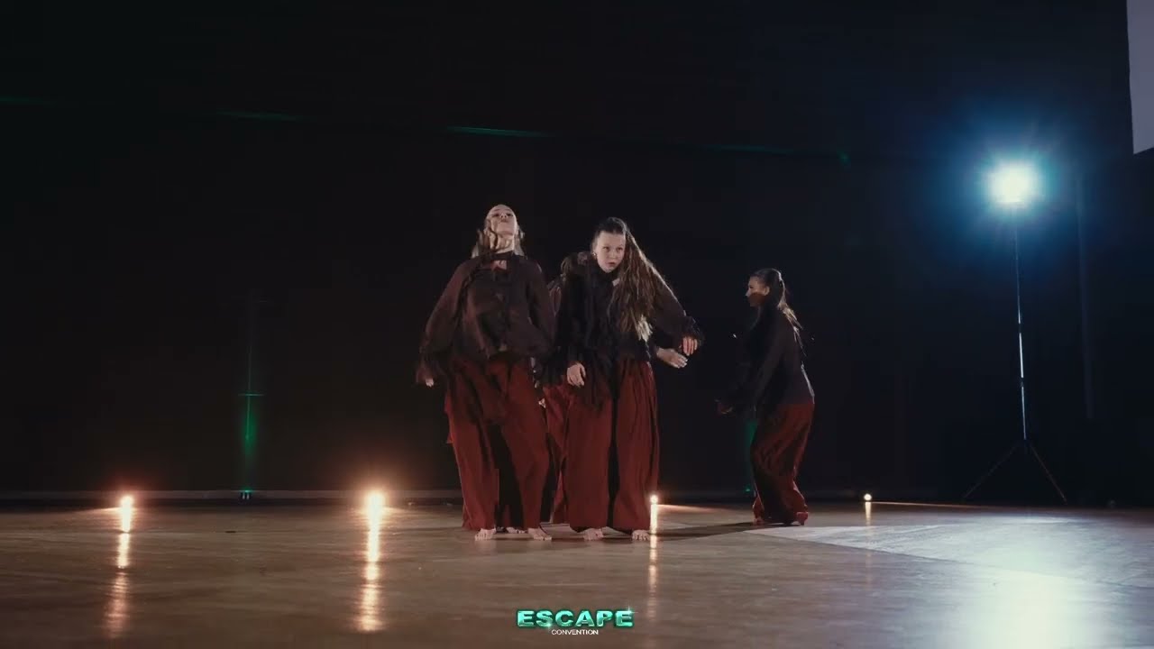 Voo L Showcase ° Escape Convention