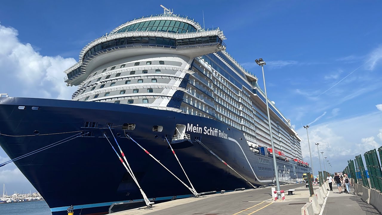 Rundgang Mein Schiff Relax Im Hafen Von Salerno Mai 2025