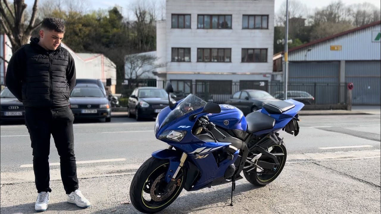 Yamaha R1 del 2003 -  Iker nos habla de su Moto - Vaya AVIÓN sin control de TRACCIÓN
