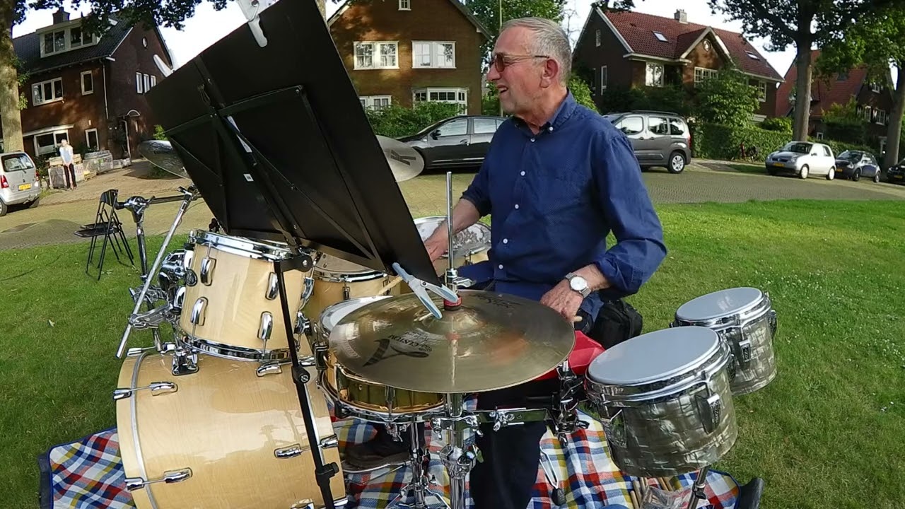 Copacabana: latin drums + 8 bars drum solo