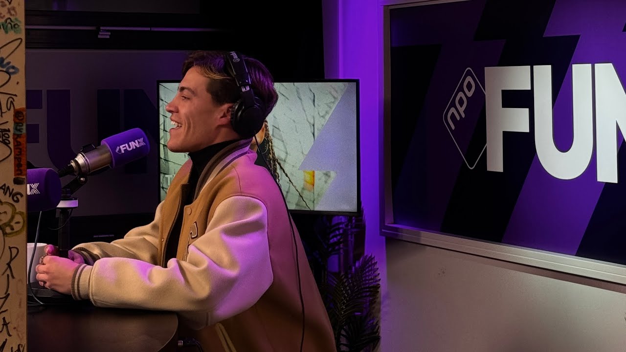 JAY WOODS - drunk on weekends (Live @funx)