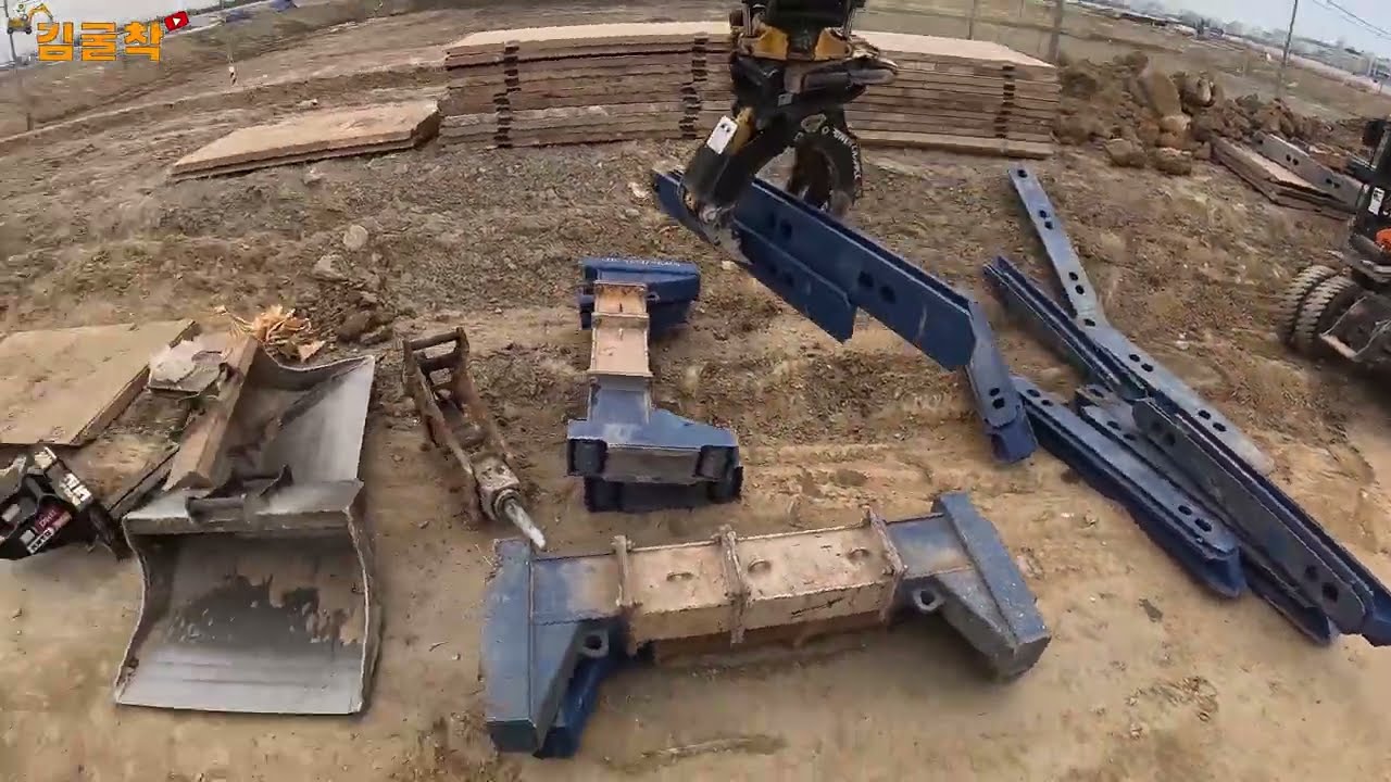 굴삭기 엥콘 틸트로테이터 DNG파워그라플 활용 택지 지역난방 TS판넬 설치 및 터파기 작업 (PART.3-1) excavator