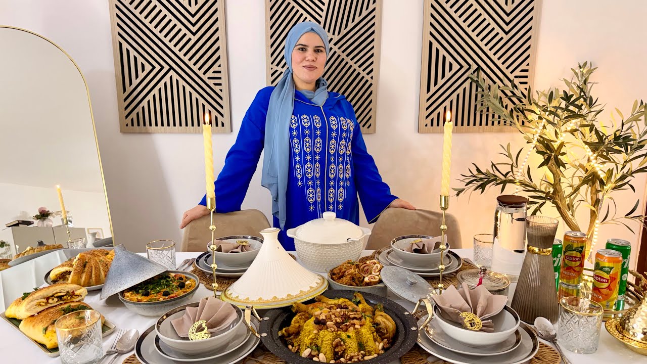 طاولة رمضان 5 🌙خبز محشي-روز أزعر بالدجاج-كفتاجي في الفرن -اسكالوب رولي-للتحلية عصيدة بفريوة-عصير موز