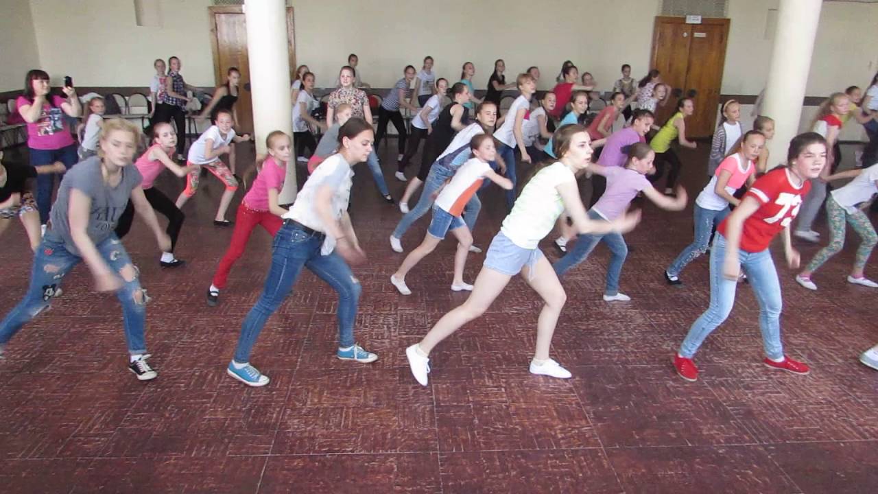 Массовый танец 