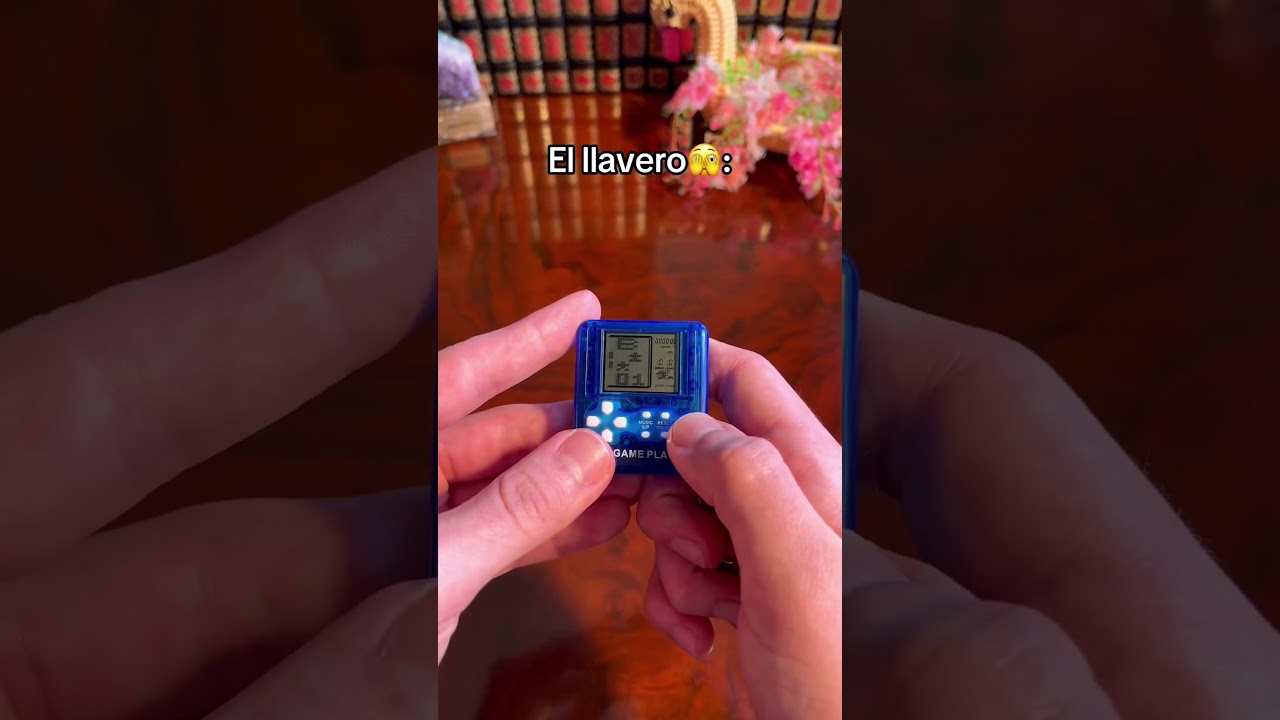&iquest;Te comprar&iacute;as una consola llavero? #consolasretro #consolas #retro