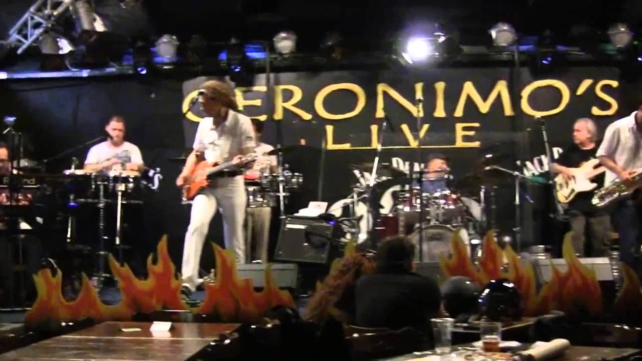 Santana-Toussaint l'overture;Se a cabo;Let the children play-El Menjunje