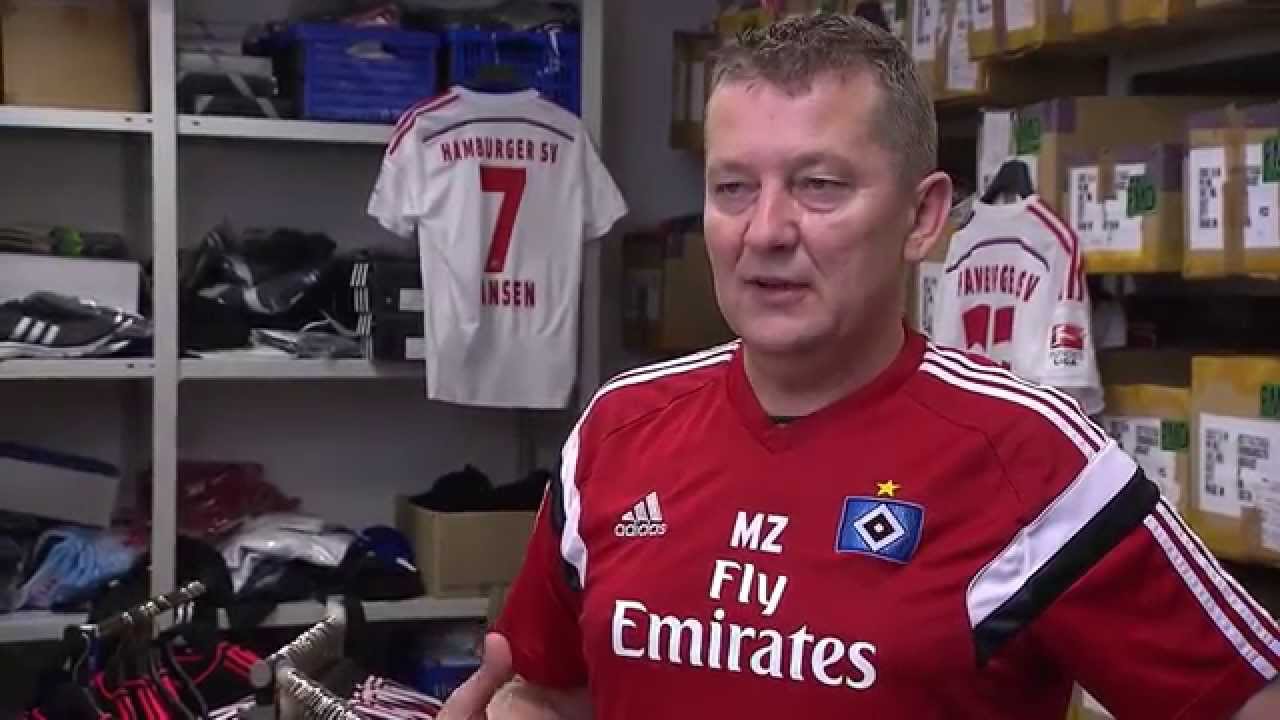 Nachgefragt beim Hamburger SV: Wie kommt ein Logo aufs Trikot?