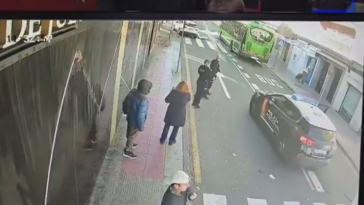 Heridas leves cuatro personas, entre ellas dos agentes, en un atropello en Parla por un coche fugado
