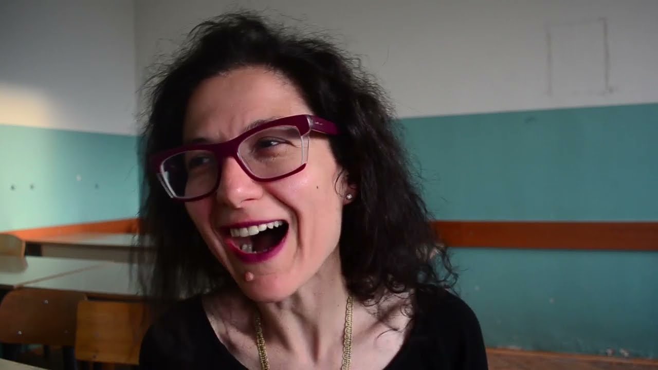 WIKITONGUES: Giuseppina speaking Arbëresh Albanian