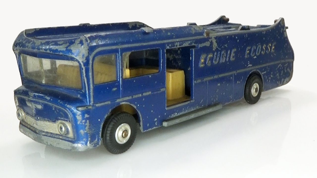 Transporter aut wyścigowych Ecurie Ecosse. Renowacja modelu Corgi Major Toys z roku 1961.