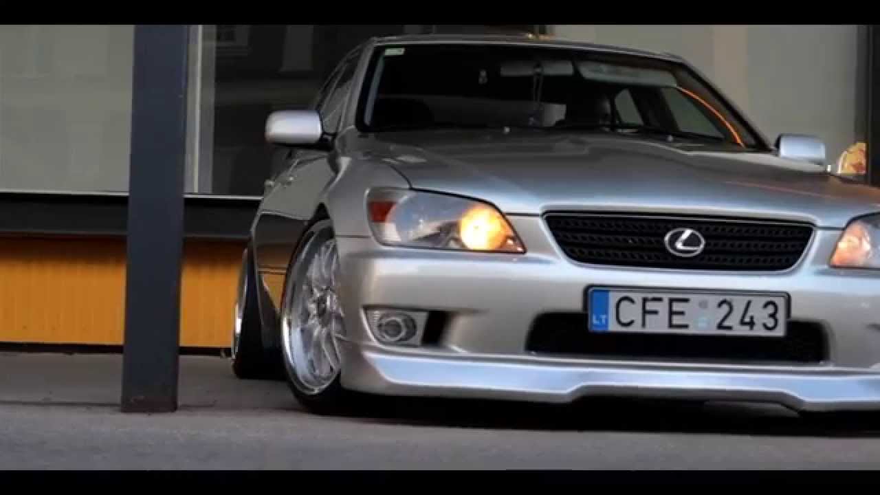 Lexus IS200