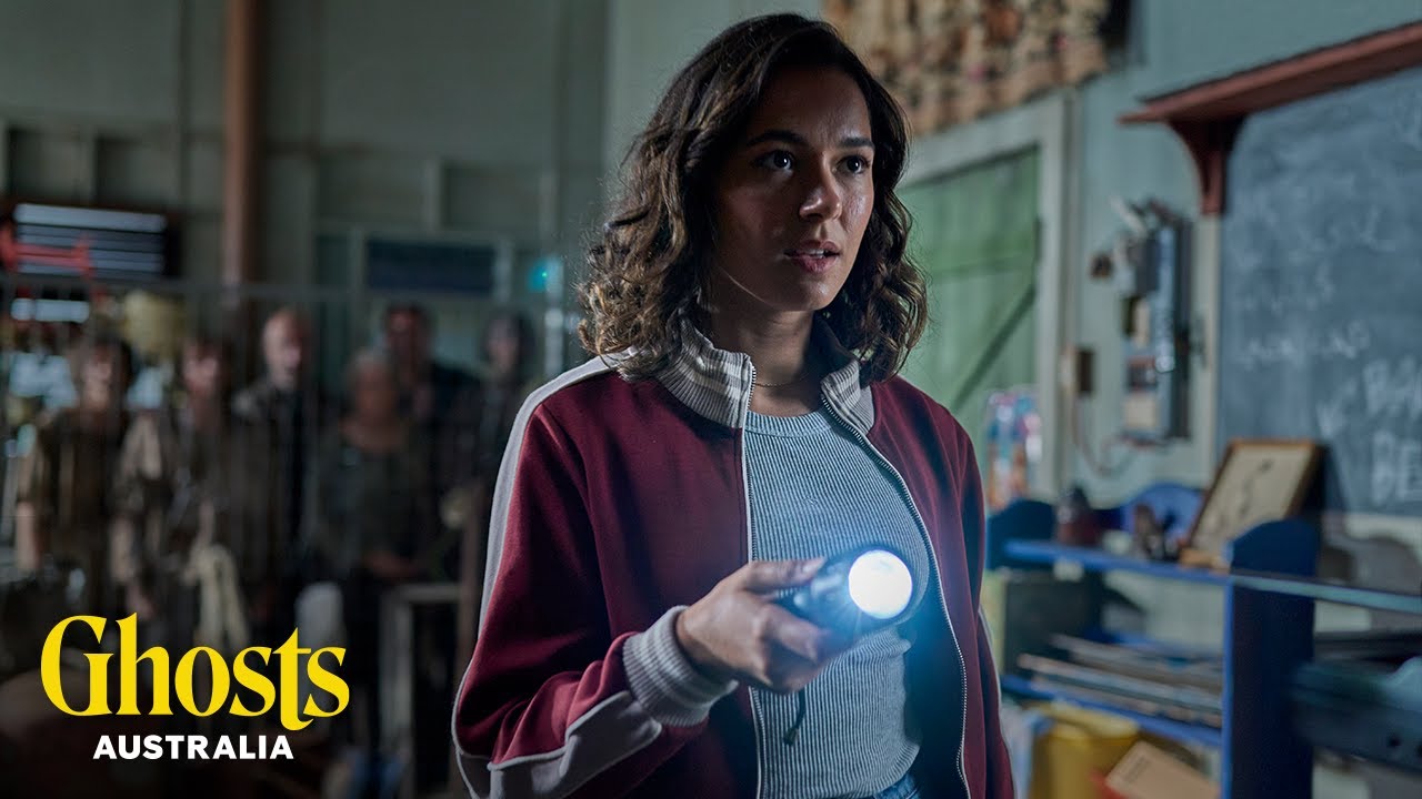 Kate Tries to Fix the Power and Gets a Fright! ⚡️ | Ghosts Australia - Paramount+ (S1, E1)