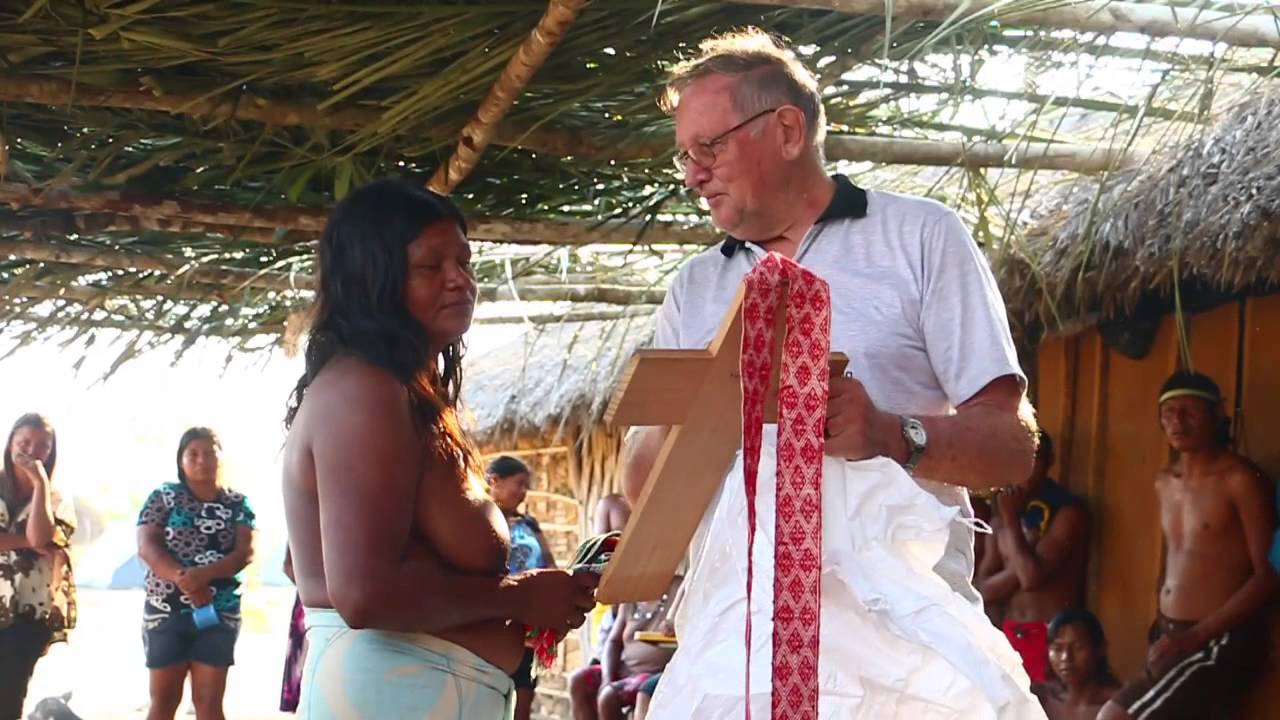 Ritual do Povo Krahô em homenagem  ao Dom Tomás Balduíno
