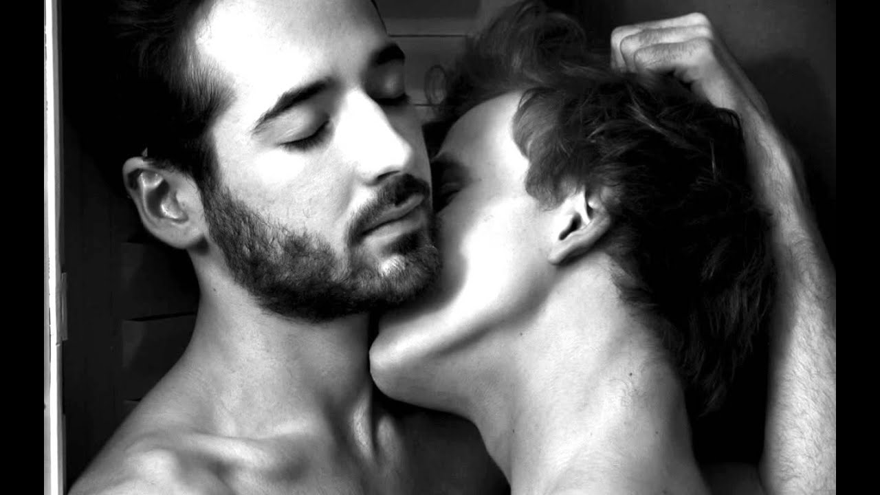Gay couple Home Sweet Home Photography in Paris_by Unique Couple