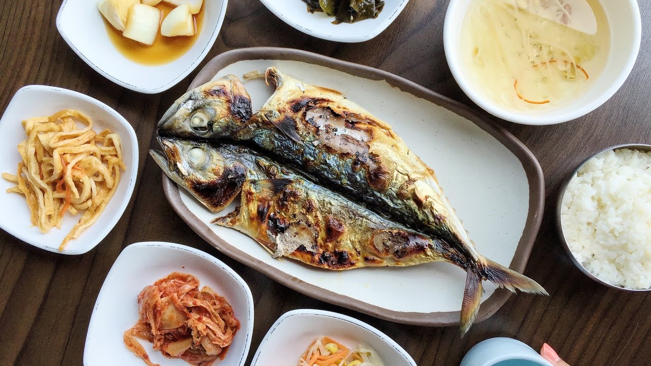 Grilled Mackerel at Jeju Island & Climbing Ilchulbong Peak