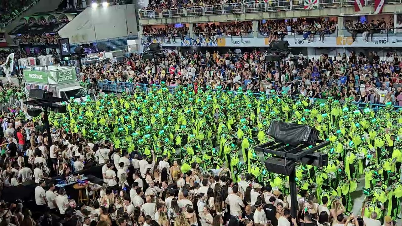 Bateria da Mocidade Independente 2025 - Apresentação no 4° Módulo de Jurados (Setor 10)
