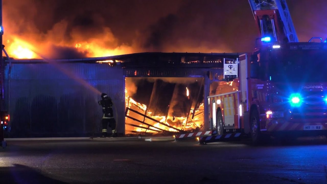 Storbrand i lagerbygninger på Tølløsevej i Tølløse - 281018