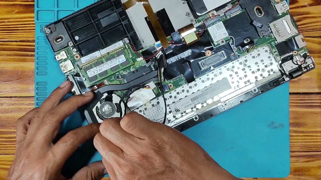 Ganti LCD dan kabel FLEKSIBEL lcd laptop/notebook lenovo thinkpad X240