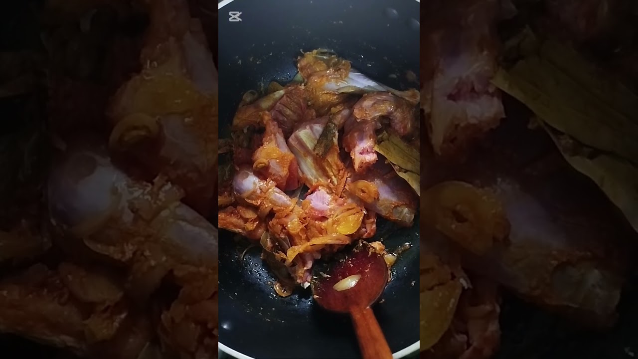 Classic chicken curry cooked with traditional spices for a perfect desi meal. 🌶️🍗#chickencurryrecipe