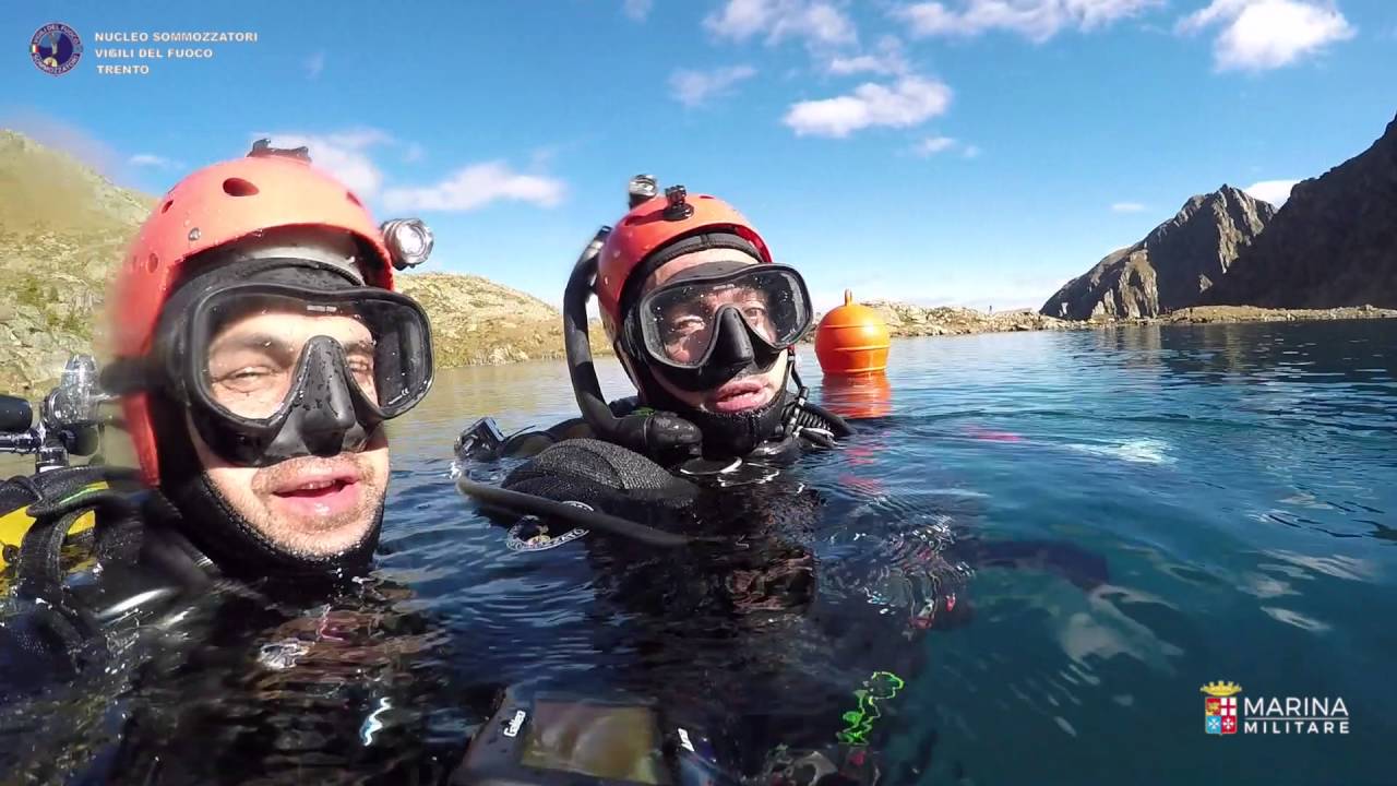 Esercitazione subacquea in alta quota. I vigili del fuoco con la Marina militare