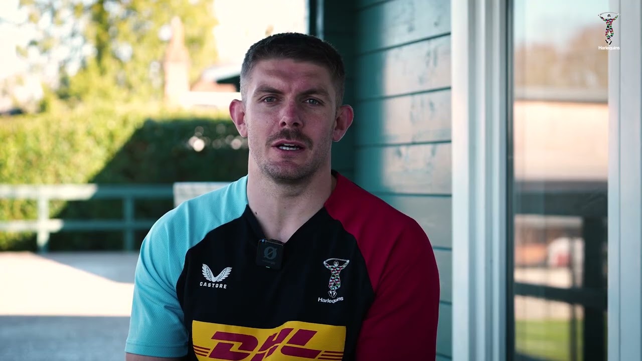 ✍️ Luke Northmore puts pen to paper - 
