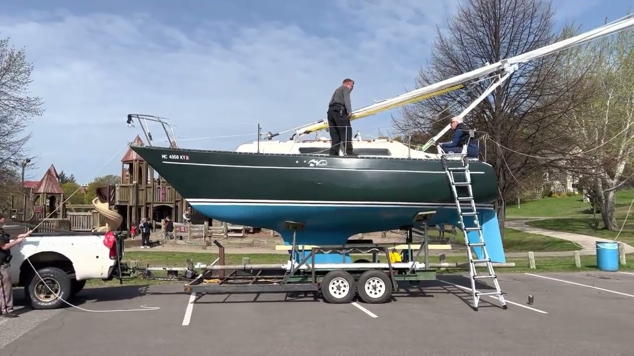 Raising a 30 foot sailboat mast on a 1976 NorthStar 26