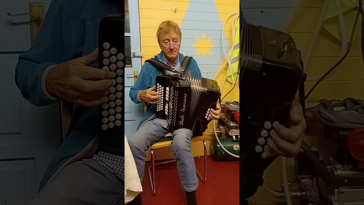 Irish hornpipe: THE LIVERPOOL on button accordion