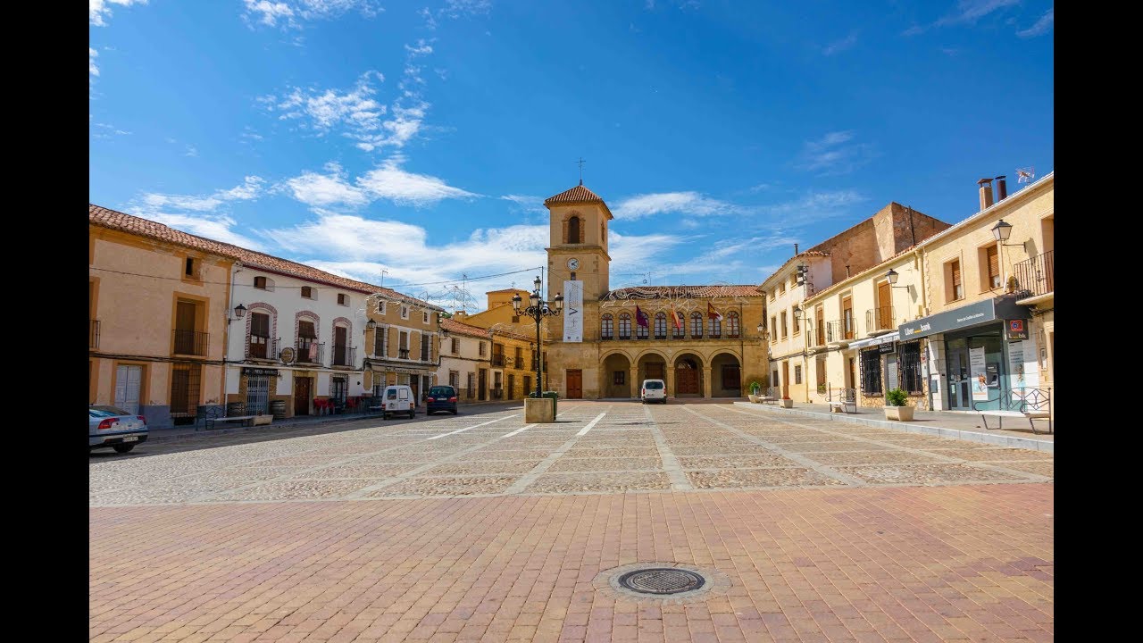 Peñas de San Pedro, recorriendo sus casas señoriales, castillo, iglesia, calles ,...