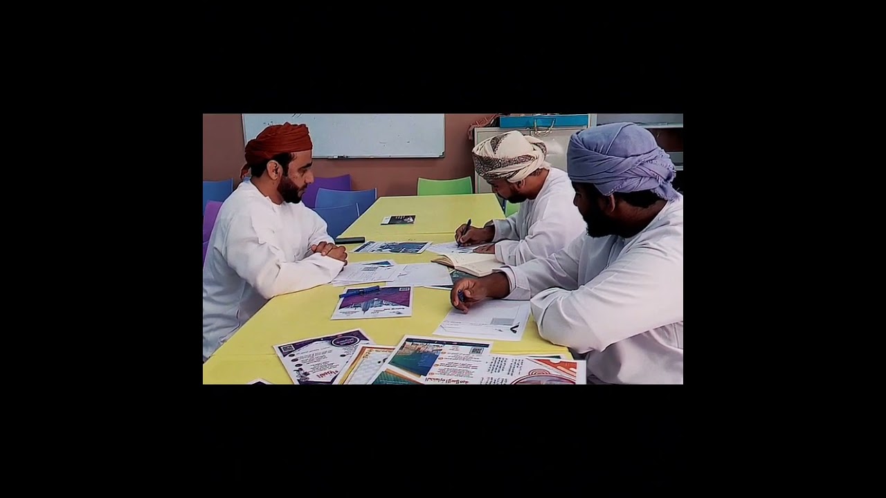 اجتماع فريق مشروع مجتنعات التعلم بمدرسة سيف بن هبيرة للتعليم الأساسي.