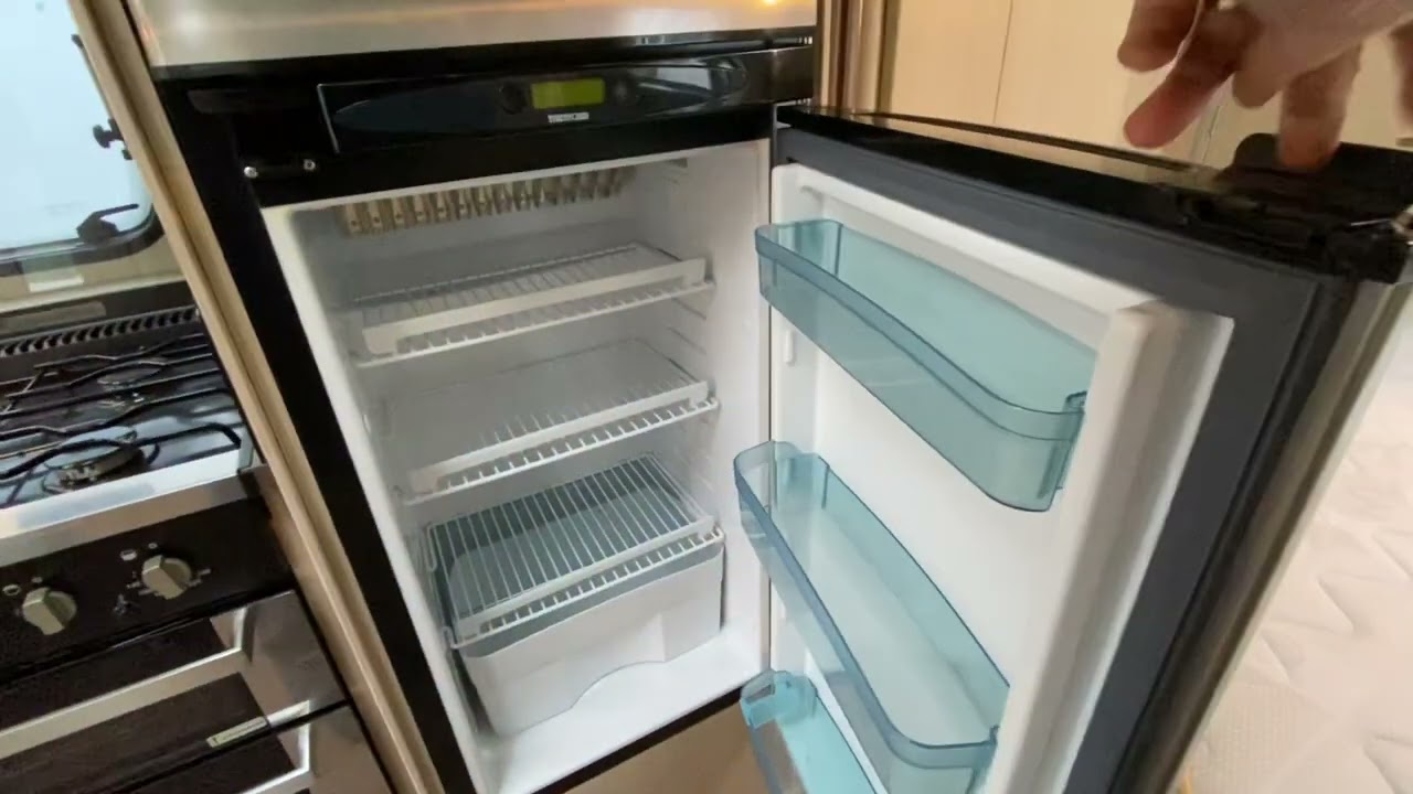 2011 Sterling Elite Searcher 4 berth fixed bed end washroom
