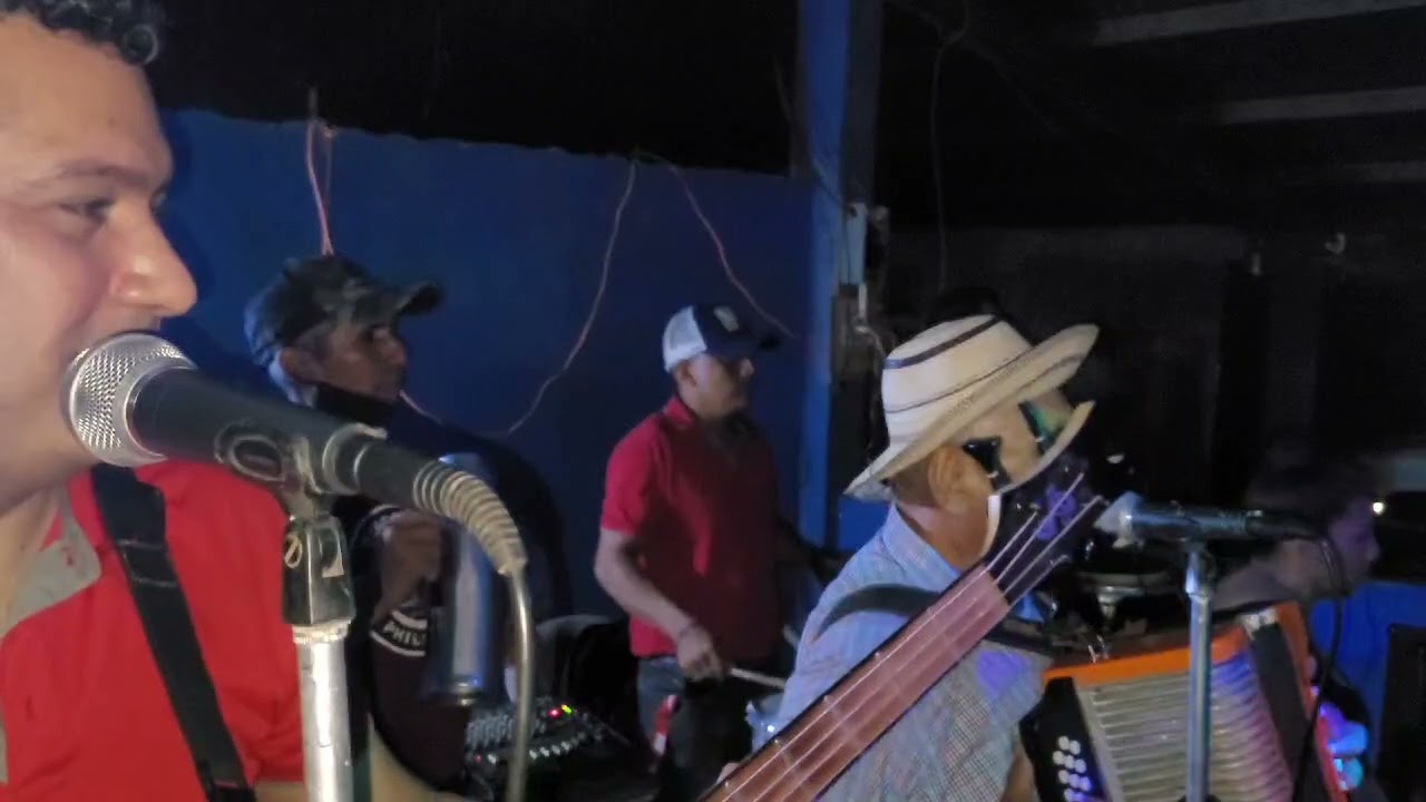 Víctor Canto: tema: los zapatos de la abuela.