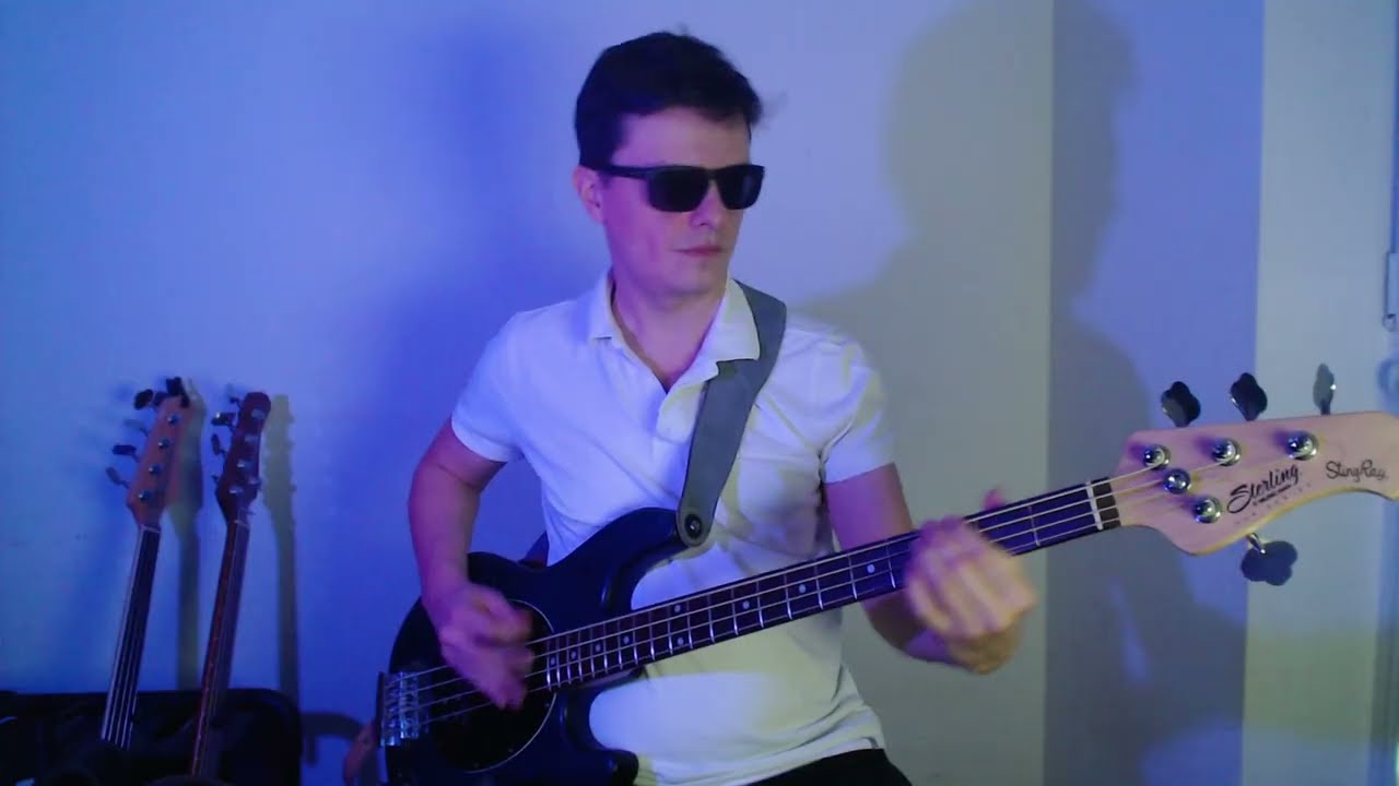 Sweet Child O' Mine (Guns N' Roses) bass cover / playalong
