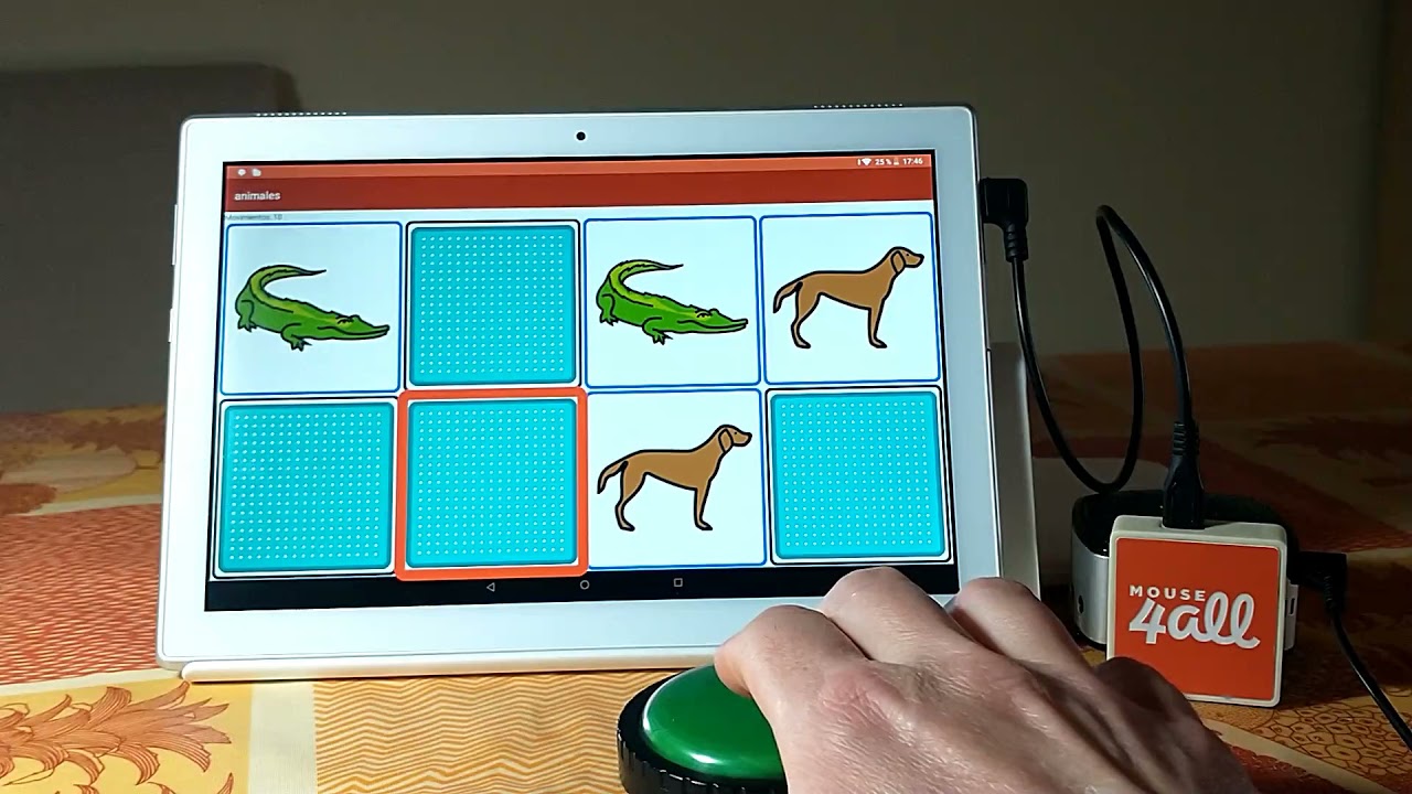 Jugando a Accessible Memory con pulsadores