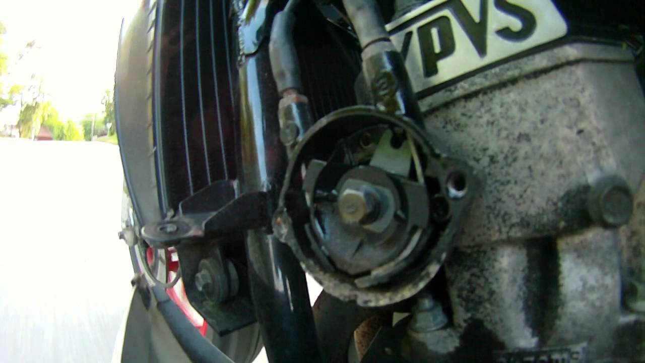 Yamaha RD350 YPVS. Exhaust valves while driving.
