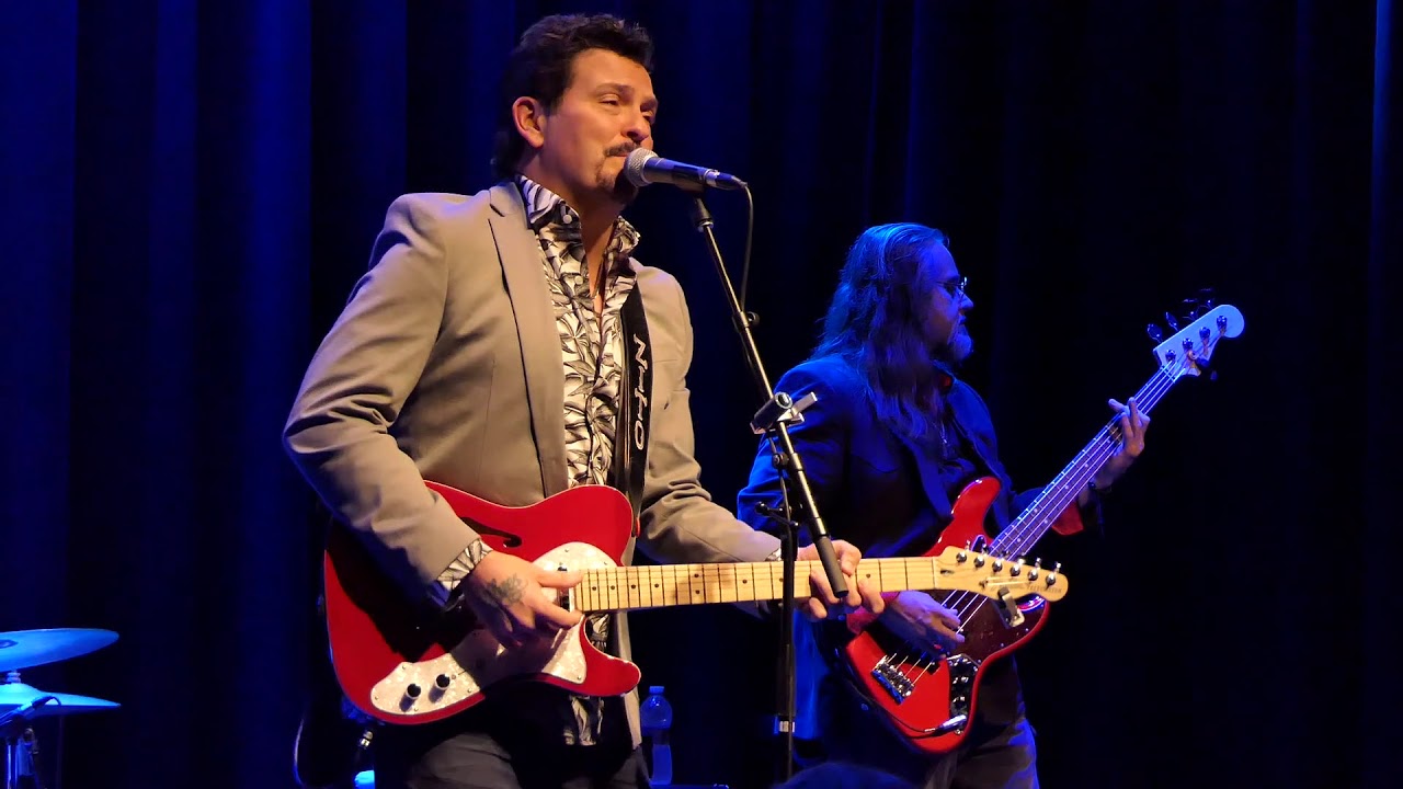 Mike Zito - I Wouldn't Treat A Dog (The Way You Treated Me) - 8/9/19 Sellersville Theatre