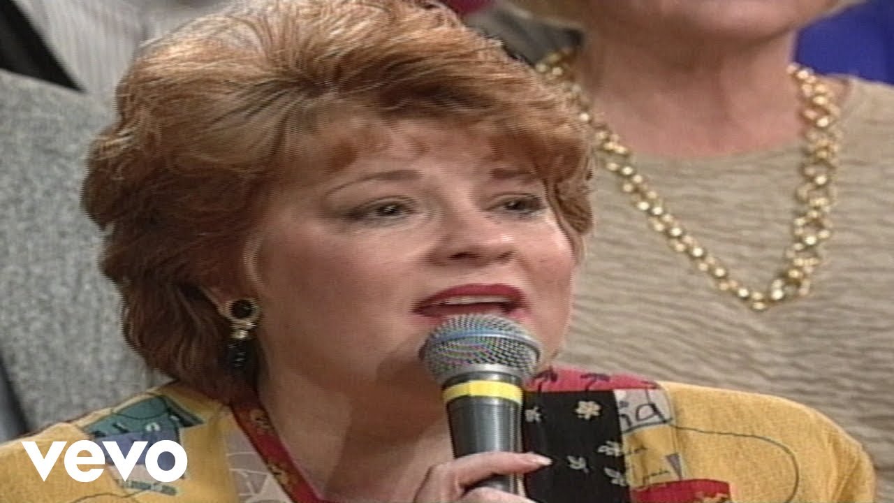 Bill & Gloria Gaither - Joy Comes in the Morning [Live] ft. Joy Gardner