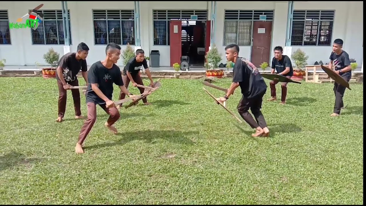 WOW!!! TARI BALUSE SISWA KELAS XI MIPA 3 SMA NEGERI 2 GUNUNGSITOLI