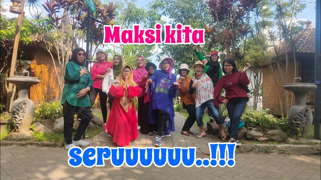Makan siang bersama teman teman