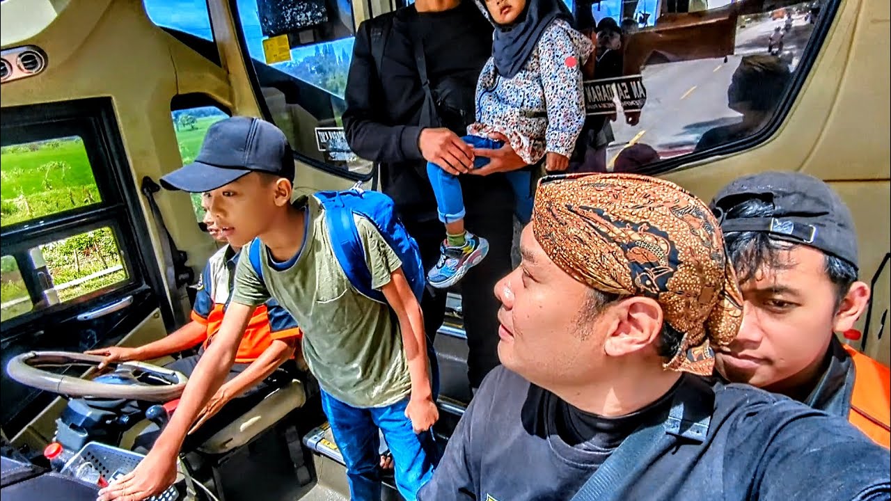 PENUMPANG TURUN DENGAN KATA 