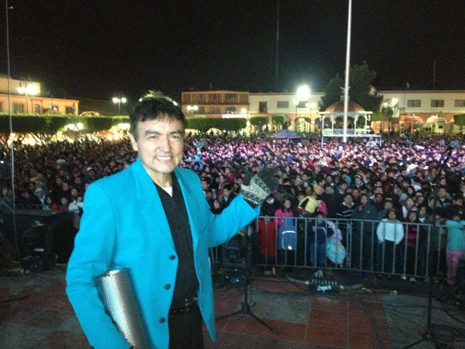 a la memoria de Manny Dominguez