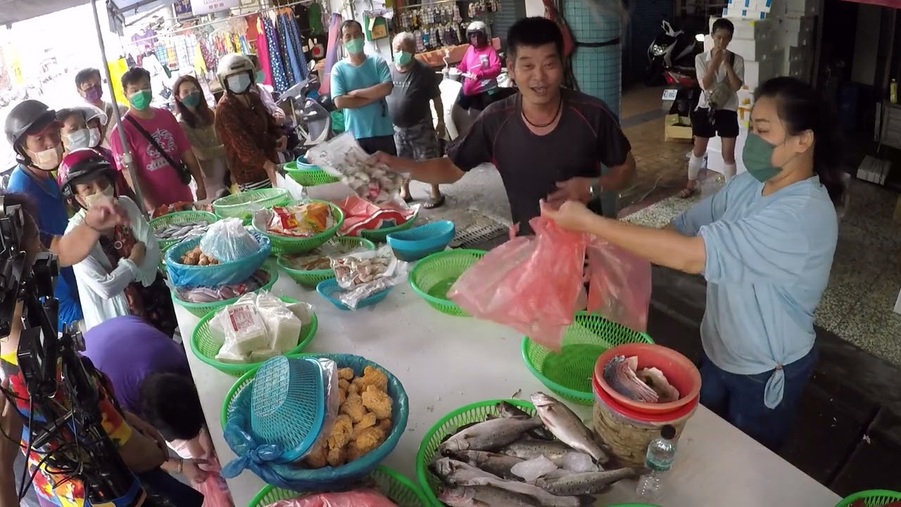 有夠扯的啦 喊一個半小時就快沒貨了 彰化花壇市場 海鮮叫賣大叔 海鮮叫賣 海鮮大叔seafood auction