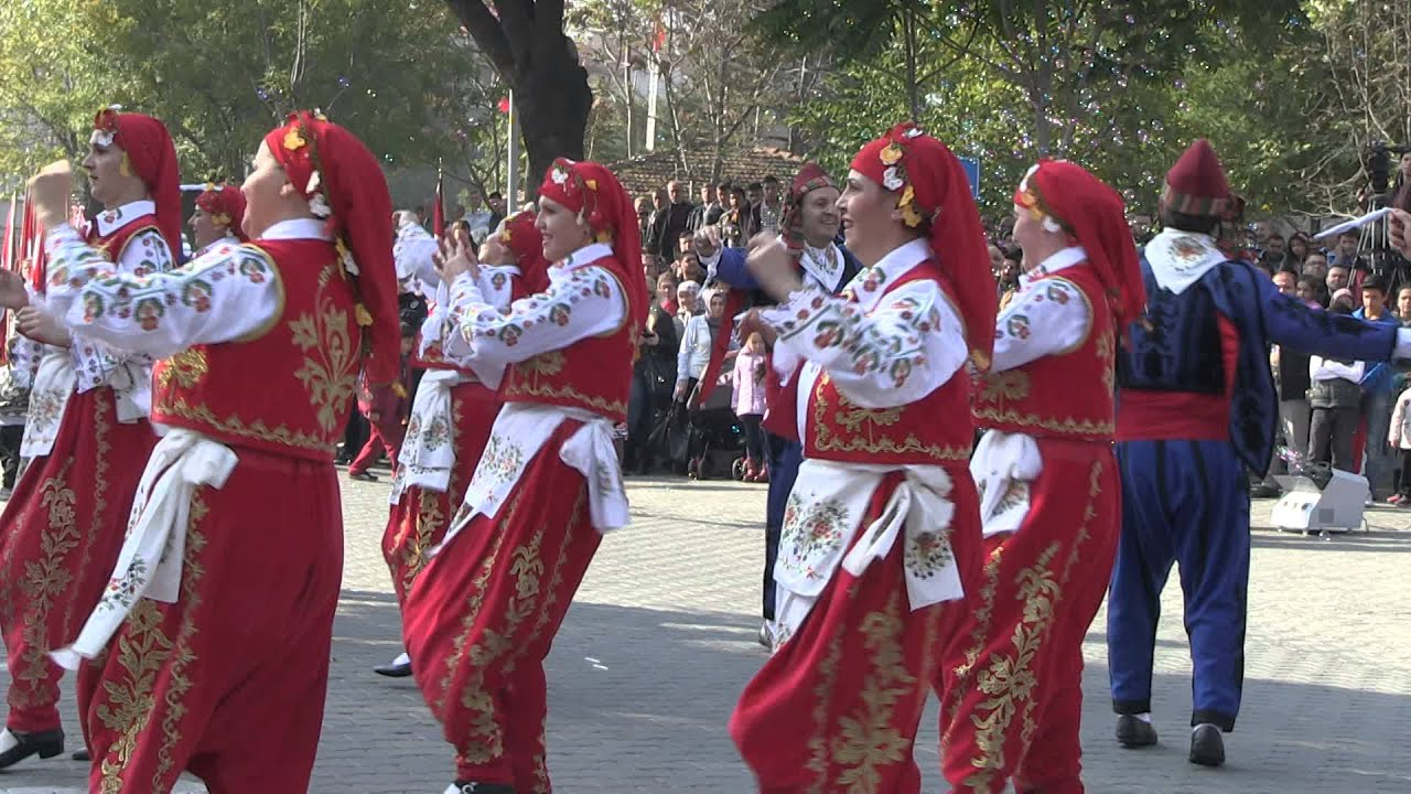 LÜLEBURGAZ'IN KURTULUŞU BELEDİYE HALK OYUNU 3