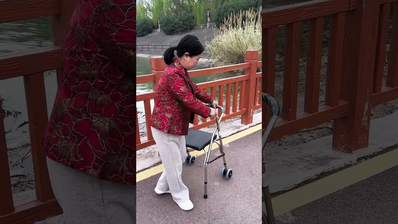 Это вспомогательное средство для ходьбы для пожилых людей легко использовать; его можно толкать.