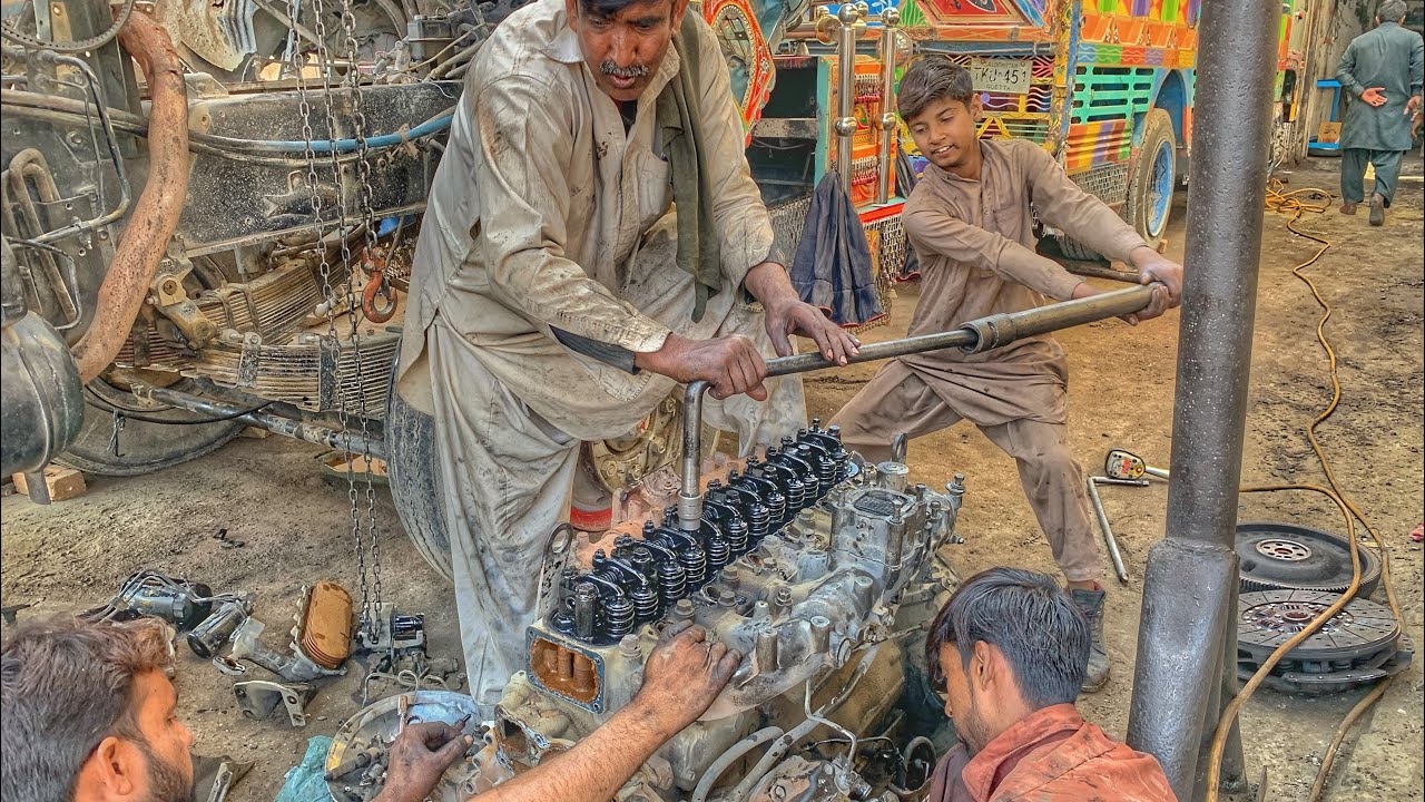 Rebuilding UD Nissan Truck Engine || How to Assemble Engine of Nissan Truck