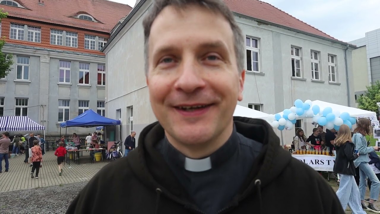 Dyrektor o. Marek Kudach SchP o Festynie Rodzinnych w szkole zakonu Pijar&oacute;w, 4 czerwca