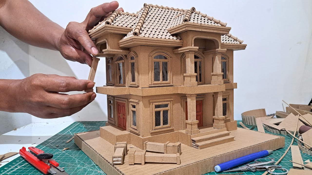 10 HARI MEMBUAT RUMAH PALING MEWAH DARI KARDUS 