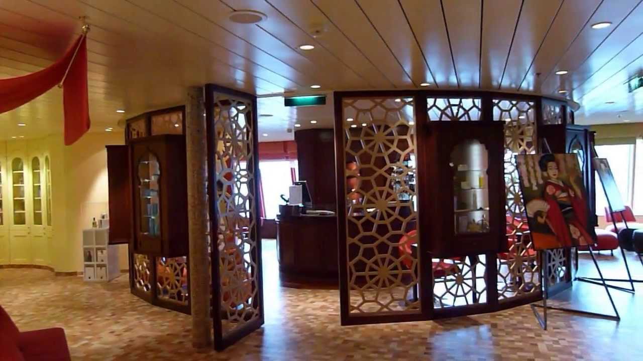 Tour of the AIDALuna in NYC.