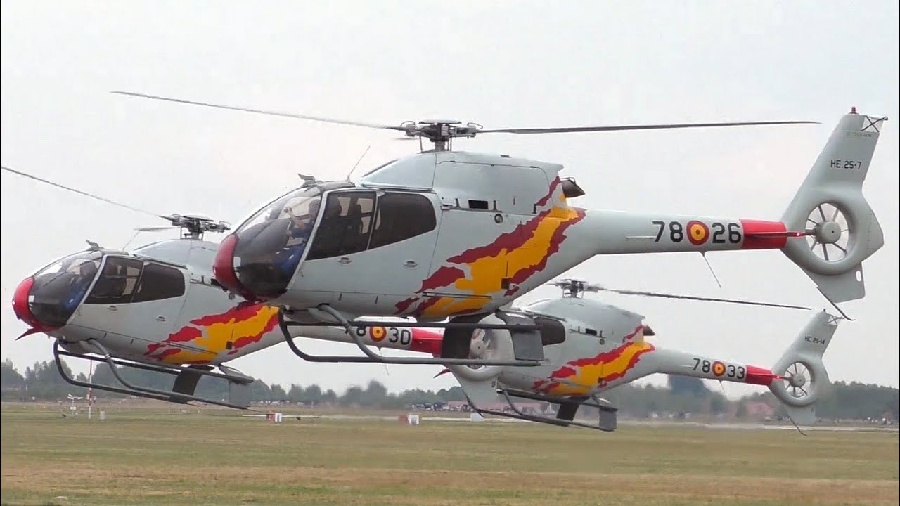 EC-120 Colibri Patrulla Aspa Aerobatic Team Radom Air Show 2015