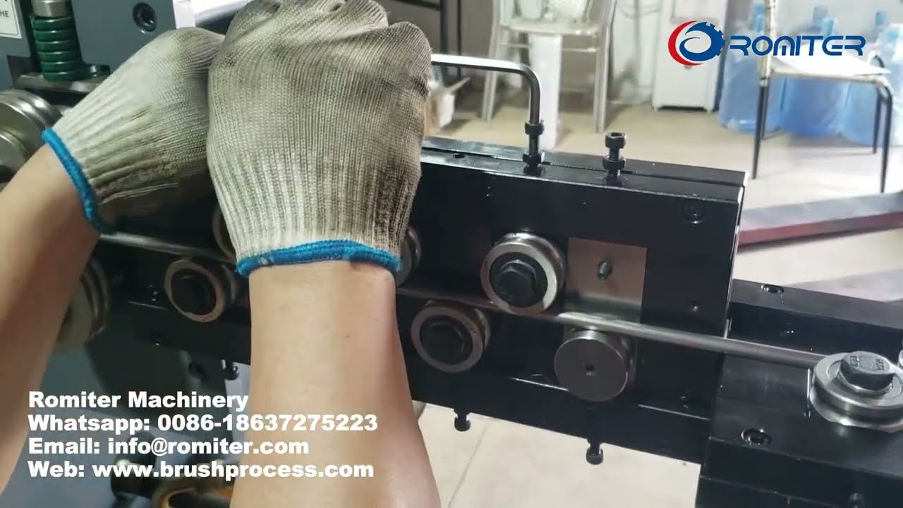 How to Insert wire for Paint Roller Brush Handle Bending Making Machine